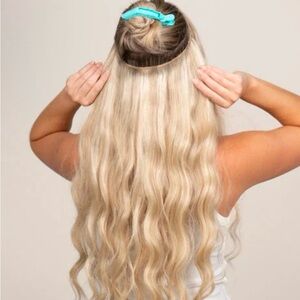 HALOCOUTURE 16” 100% Remy Human Hair
Blonde Halo Extenstions